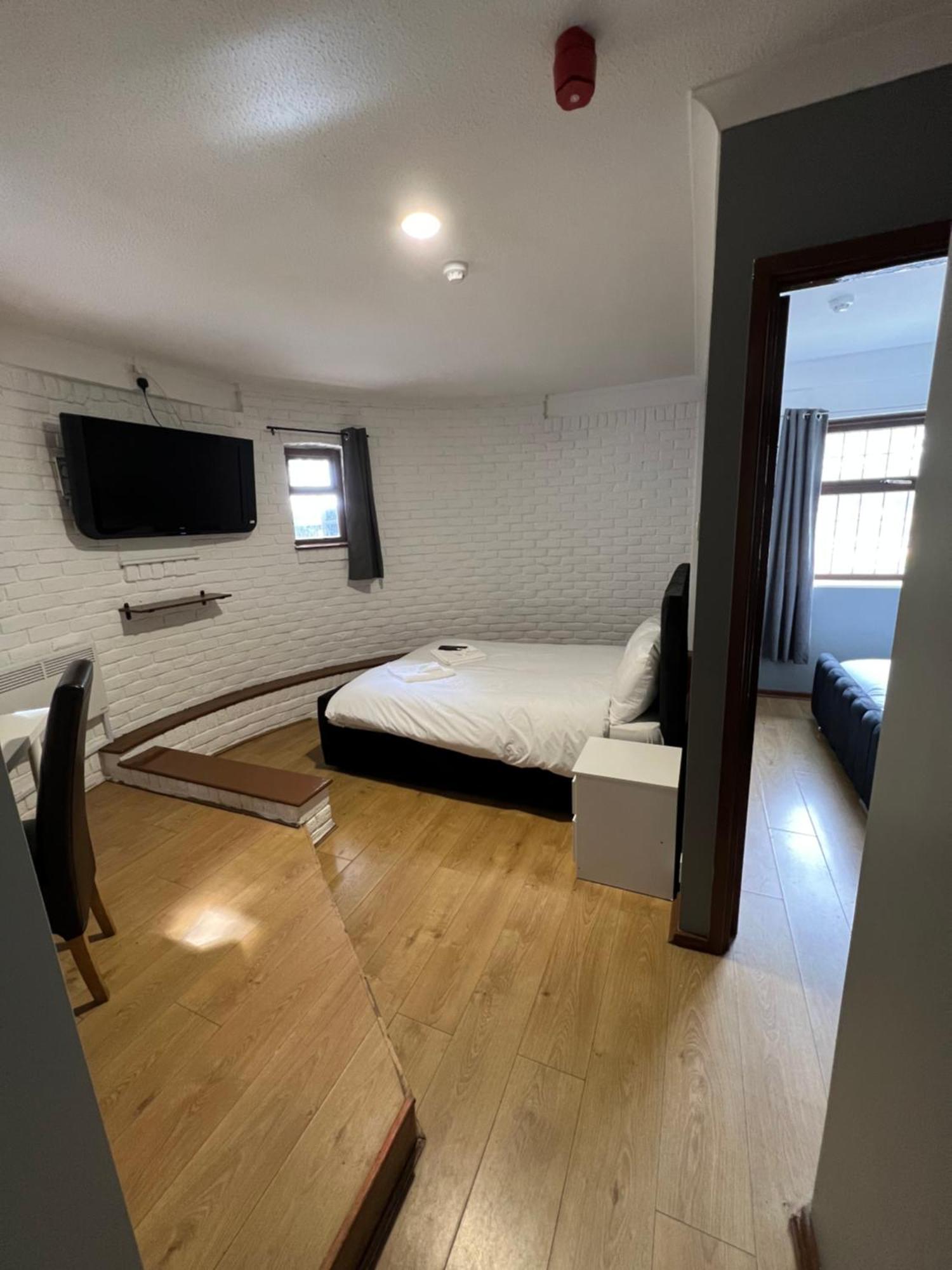 Oyo Stay Inn Express, Cambridge Papworth Everard Esterno foto