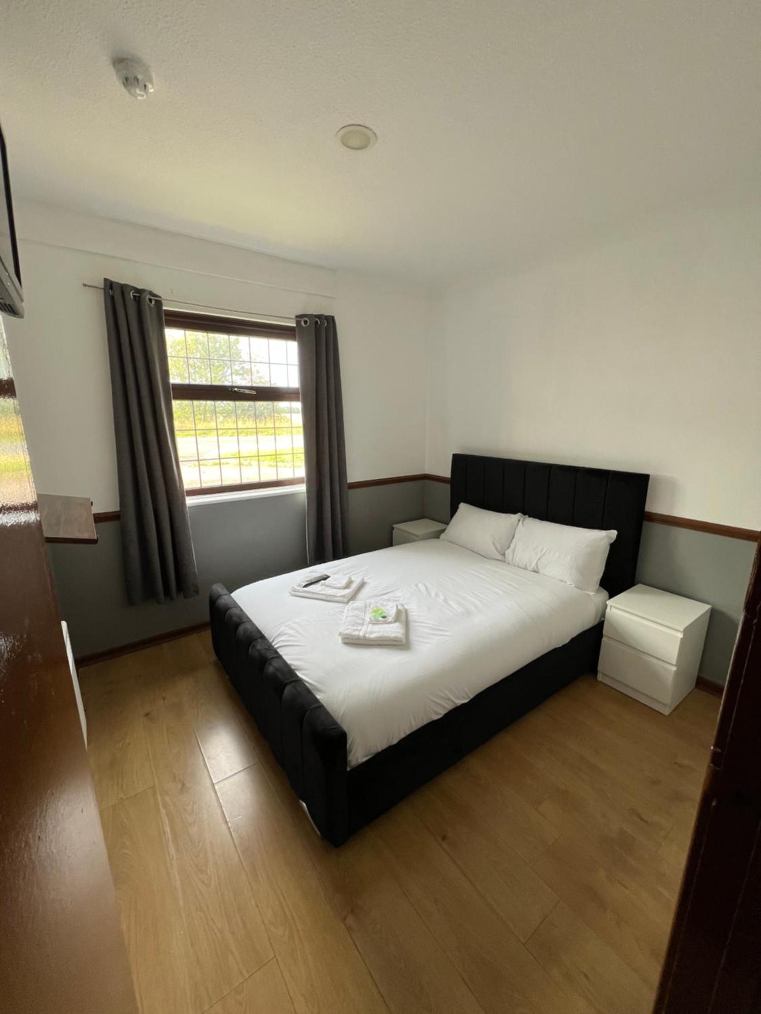 Oyo Stay Inn Express, Cambridge Papworth Everard Esterno foto