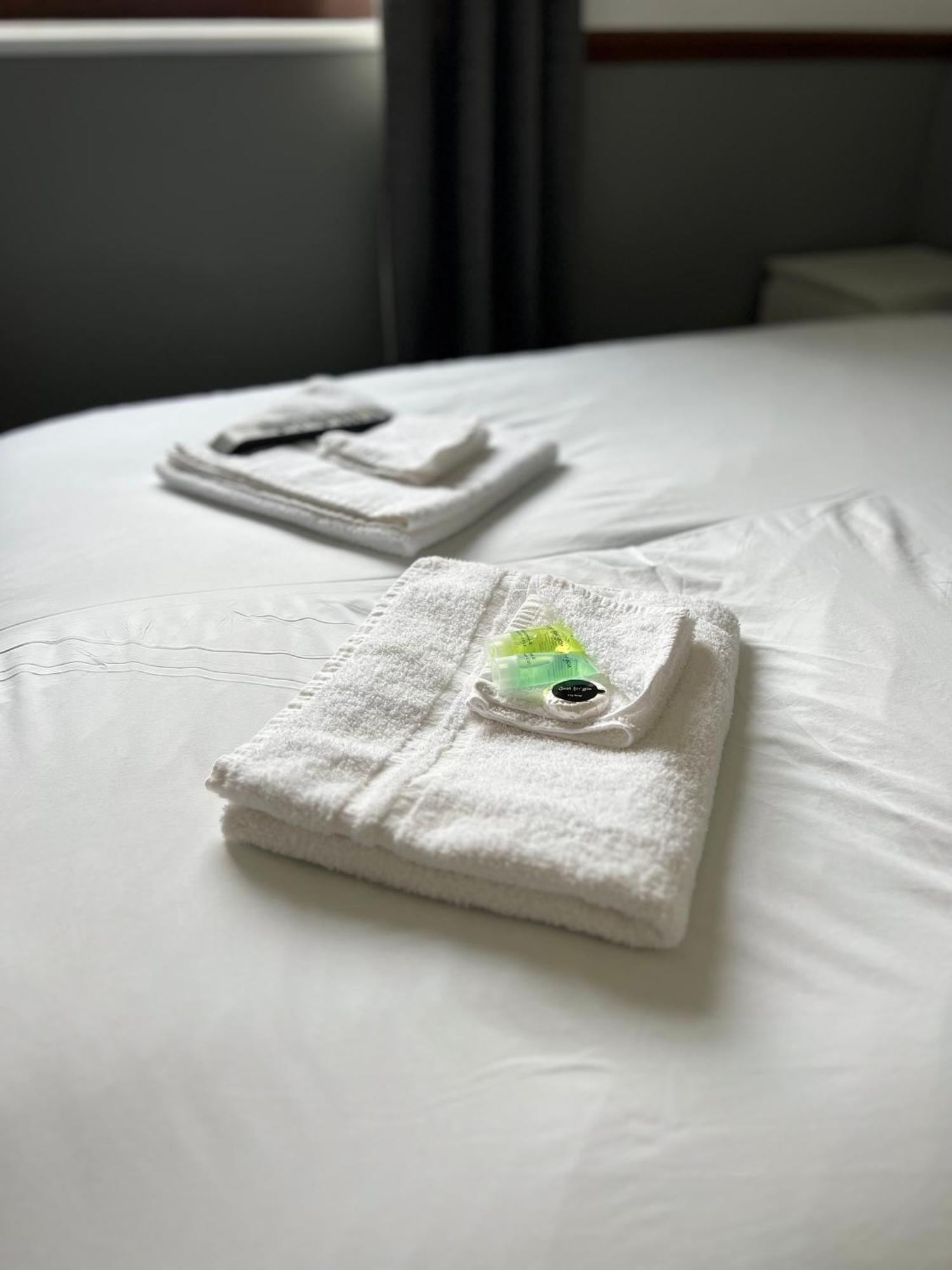 Oyo Stay Inn Express, Cambridge Papworth Everard Esterno foto