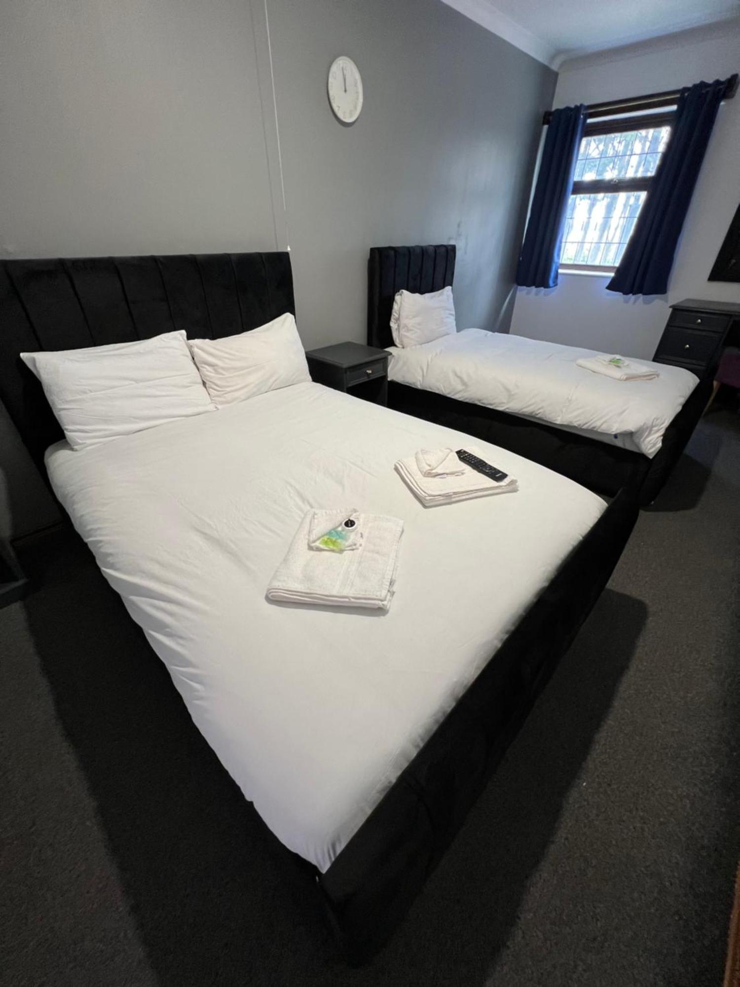 Oyo Stay Inn Express, Cambridge Papworth Everard Esterno foto