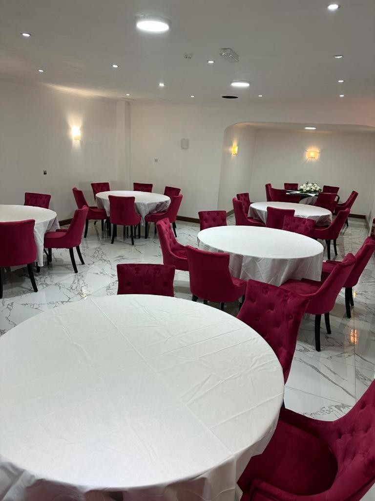 Oyo Stay Inn Express, Cambridge Papworth Everard Esterno foto