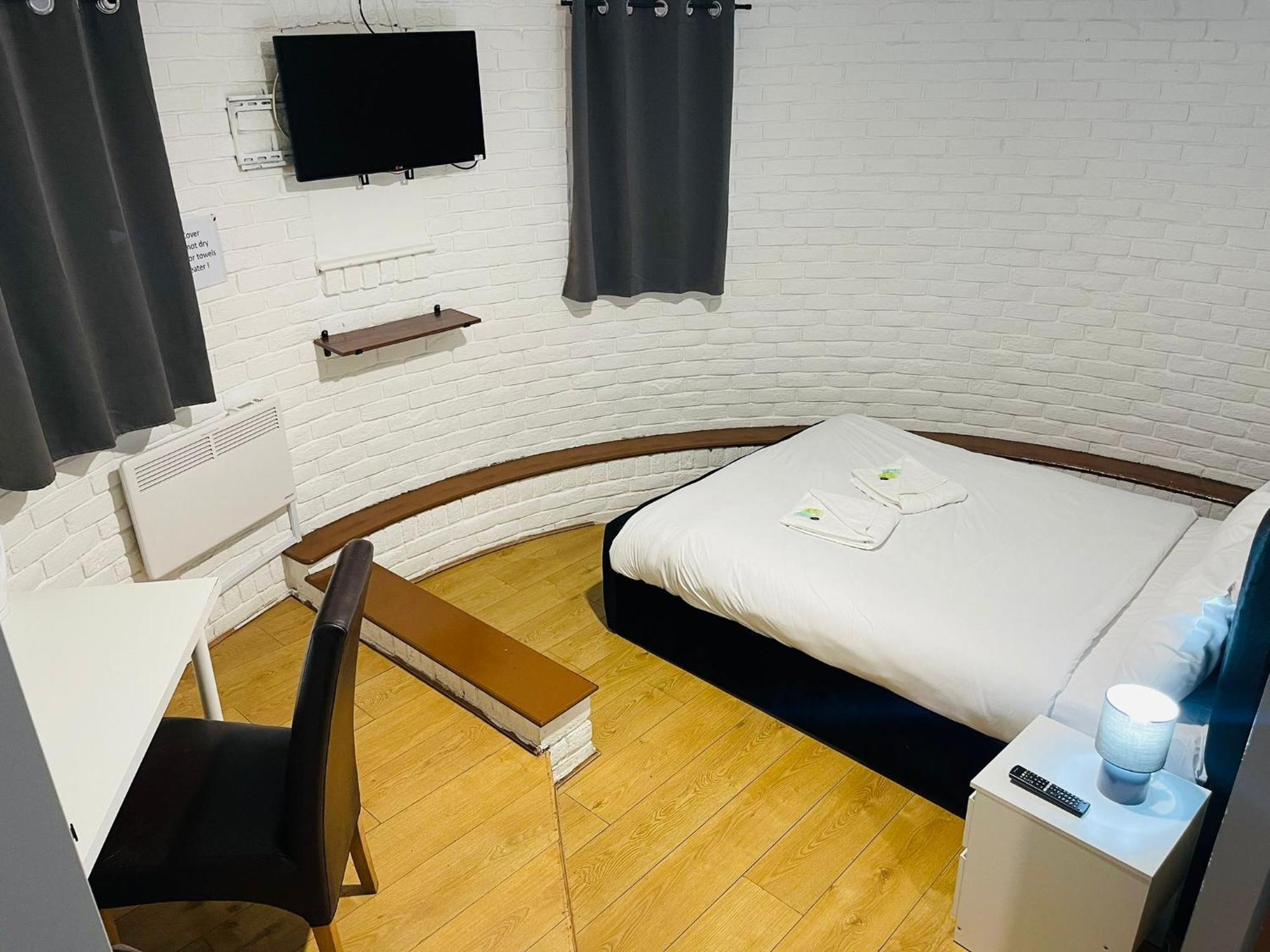 Oyo Stay Inn Express, Cambridge Papworth Everard Esterno foto
